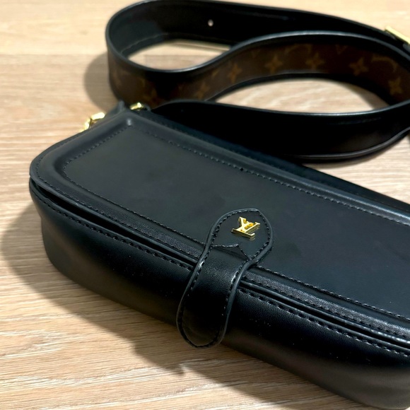 Beautiful Louis Vuitton Clutch / Bag - Monogram in Black and brown - Picture 2 of 7